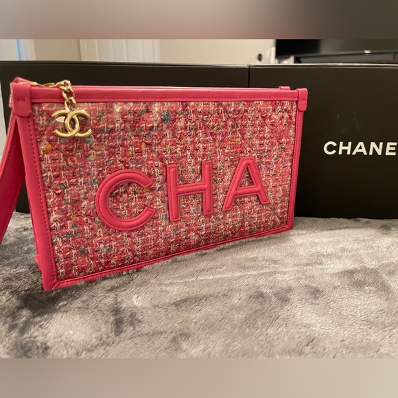 CHANEL PINK CHA - NEL WRISTLET/CLUTCH - Picture 3 of 11